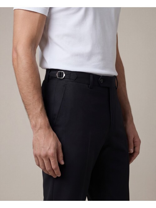 Siyah Mono Yaka İki Düğmeli Takım Elbise