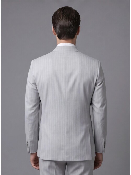 Light Grey Peak Lapel Double-Breasted Suit