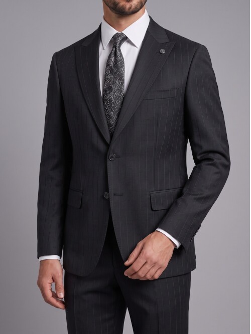 Siyah Sivri Yaka Comfort Fit 2 Düğme Takım Elbise
