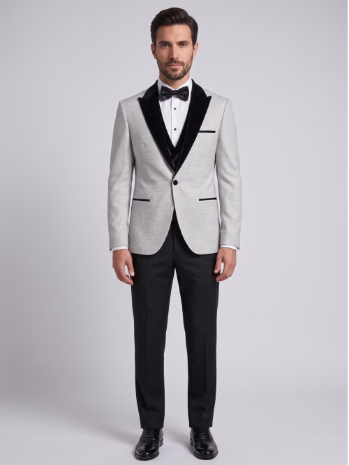 Grey Grooms Suit with Pointed Lapels
