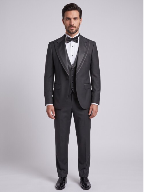 Black Pointed-Collar Grooms Suit