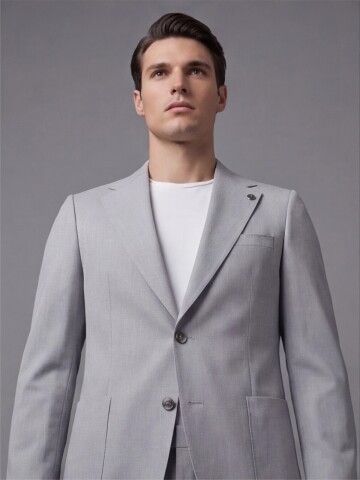 Açık Gri Mono Yaka İki Düğmeli Takım Elbise