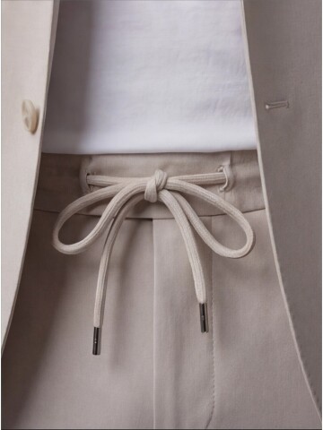 Bej Mono Yaka Performans Takım Elbise