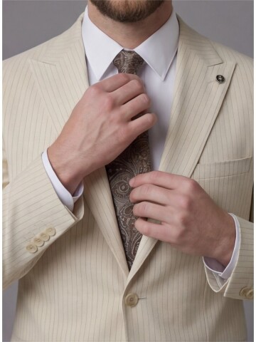 White Peak Lapel Comfort Fit Fully Lined Suit