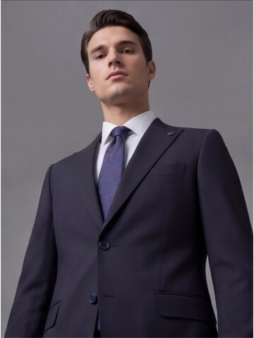 Lacivert Sivri Yaka İki Düğmeli Slim Fit Takım Elbise