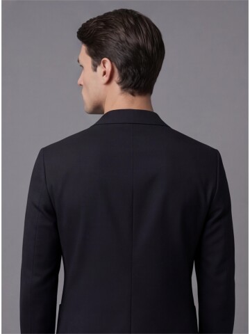 Siyah Mono Yaka İki Düğmeli Takım Elbise