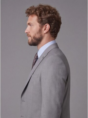 Açık Gri Sivri Yaka Çift Düğmeli Slim Fit Yelekli Takım Elbise